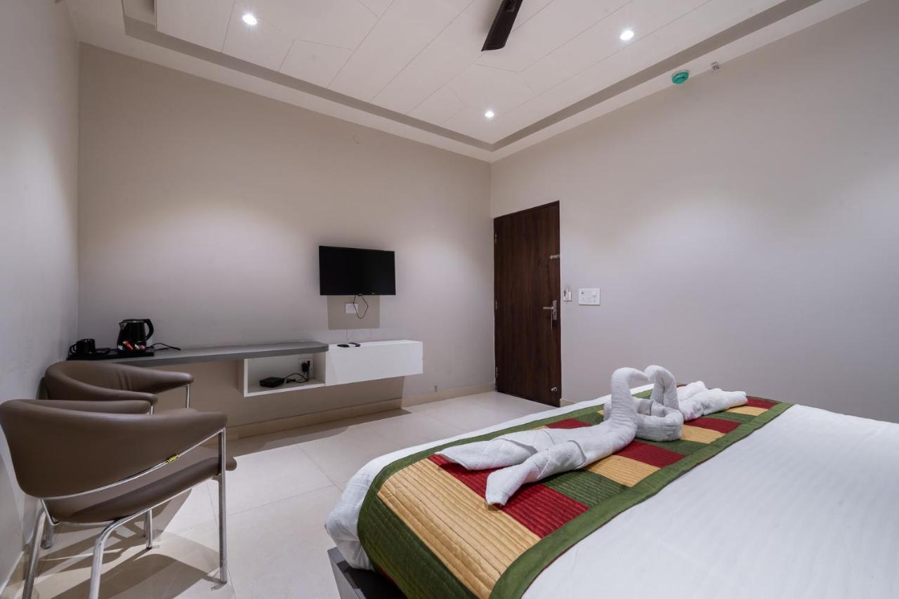 ג'איפור The Florence Resort מראה חיצוני תמונה